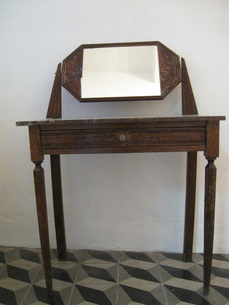 Dressing Table.jpg